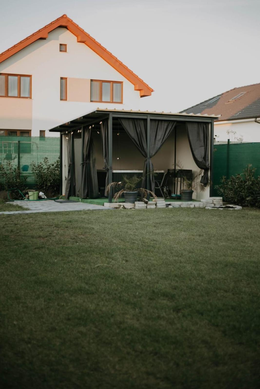 ホテル Casa Abiiani オラデア エクステリア 写真