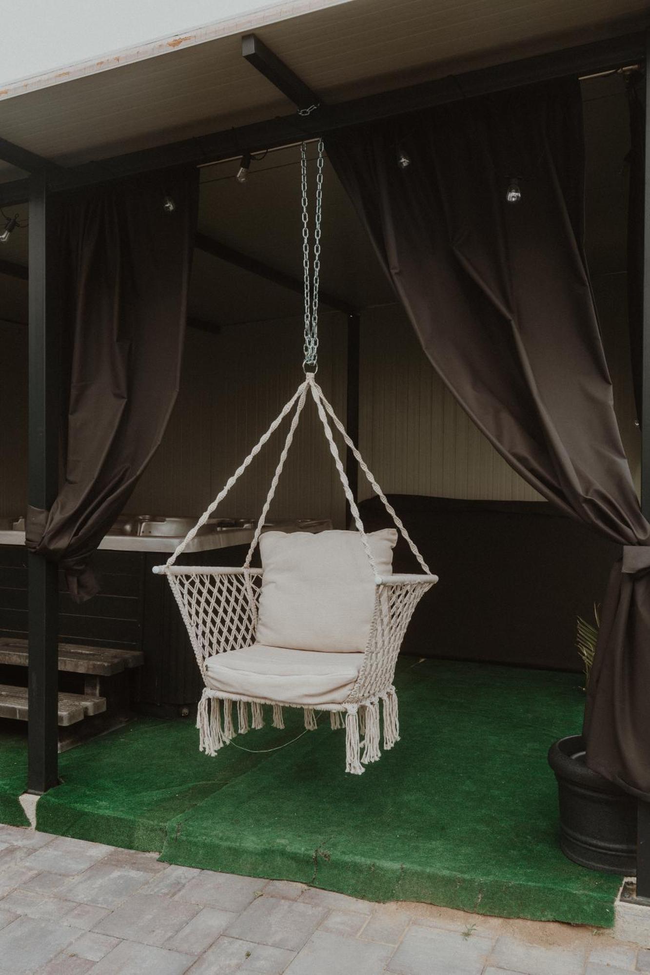 ホテル Casa Abiiani オラデア エクステリア 写真
