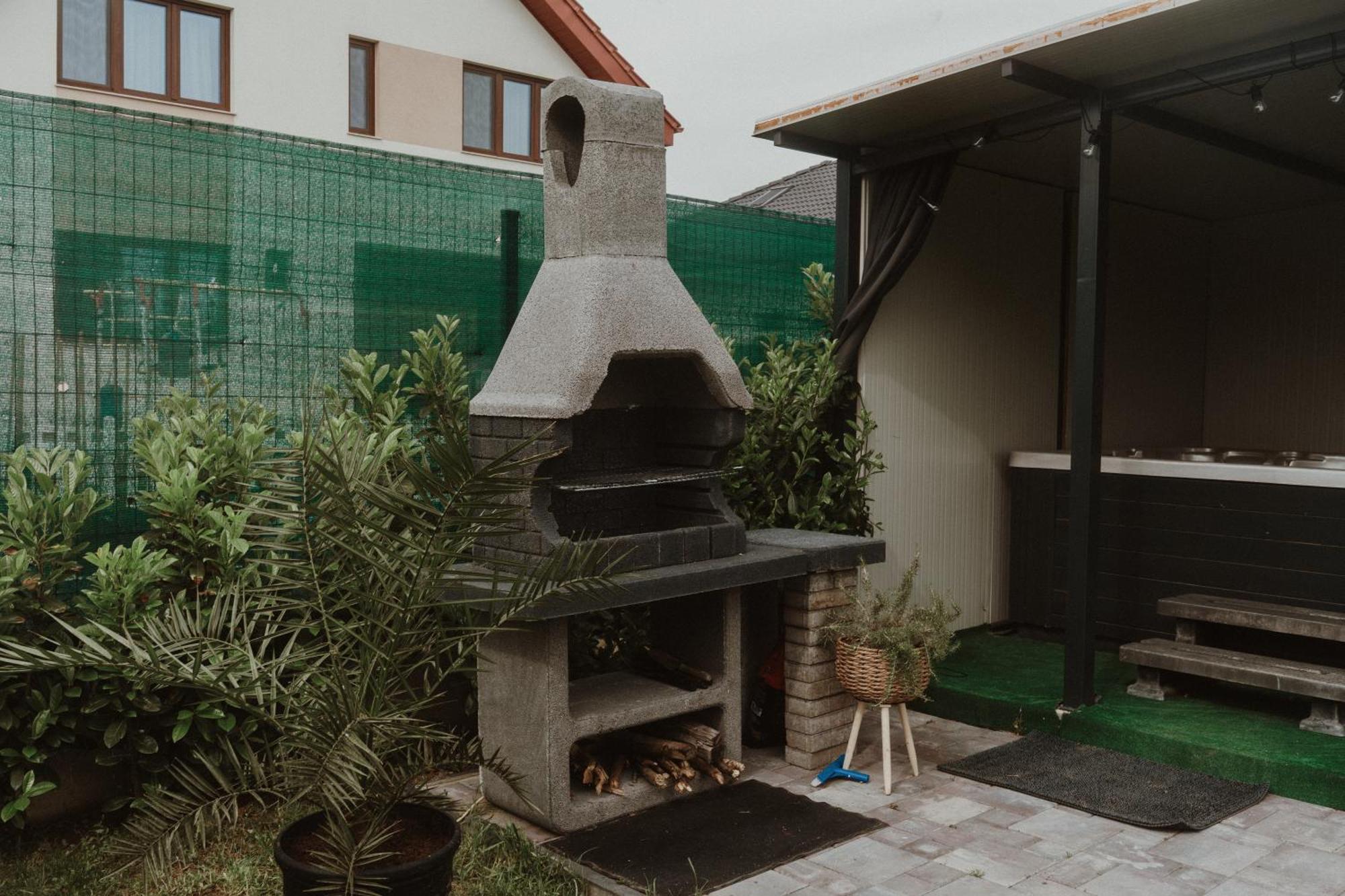 ホテル Casa Abiiani オラデア エクステリア 写真